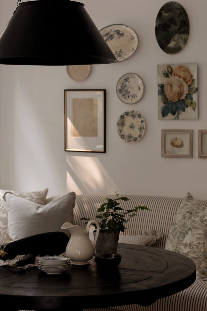 Vintage Pot & Pleated Saucer