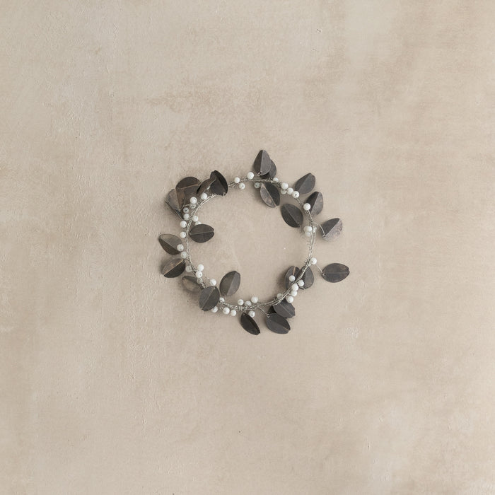 Merry Metal Mistletoe Wreath