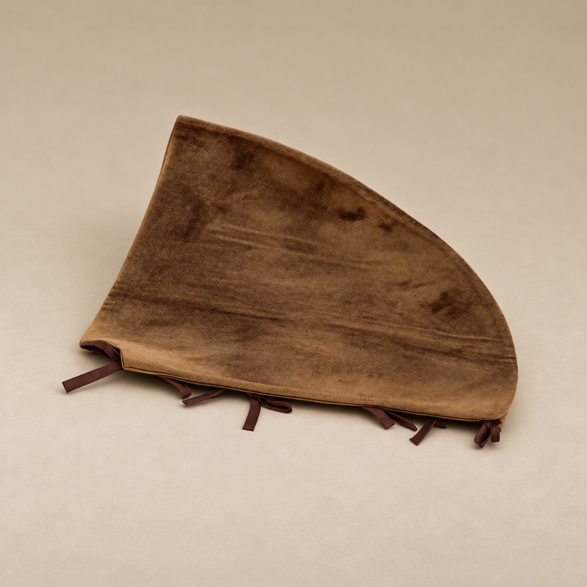 Châtaigne Velvet Tree Skirt