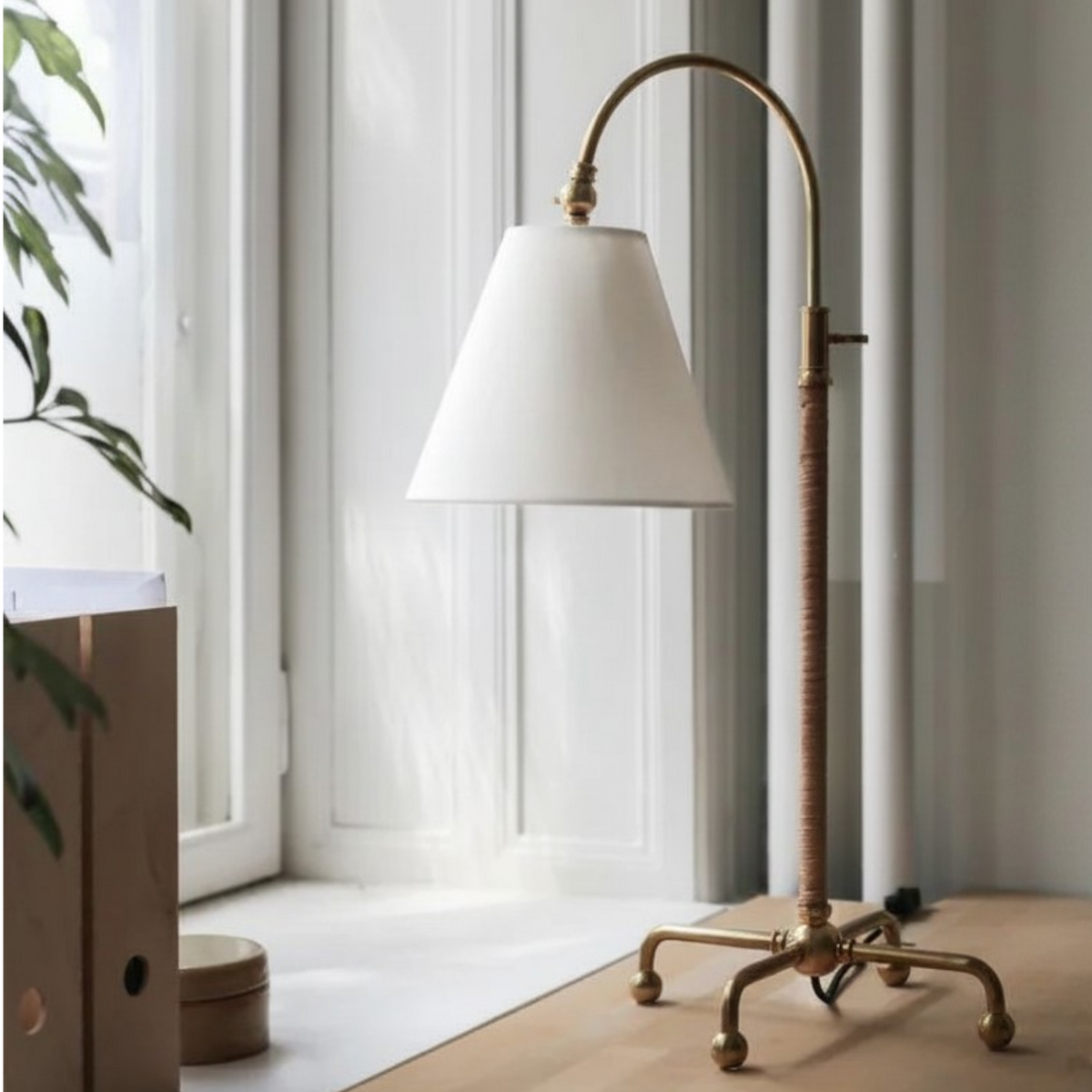Curves No.1 Table Lamp