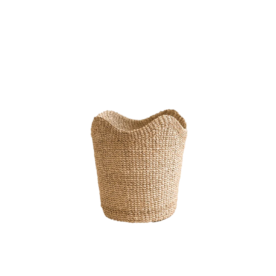 Petite Santana Scallop Basket