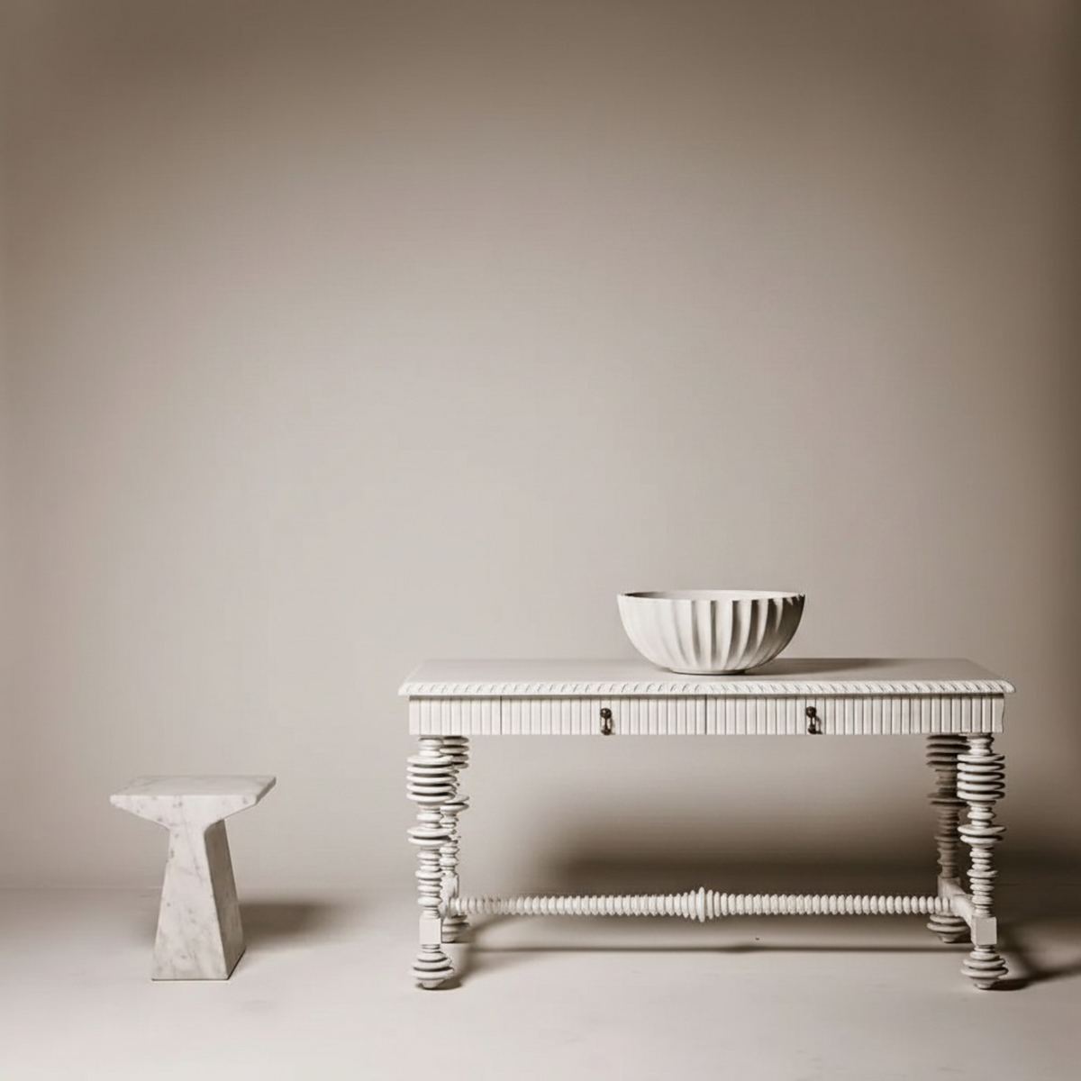 Portuguese Desk - White