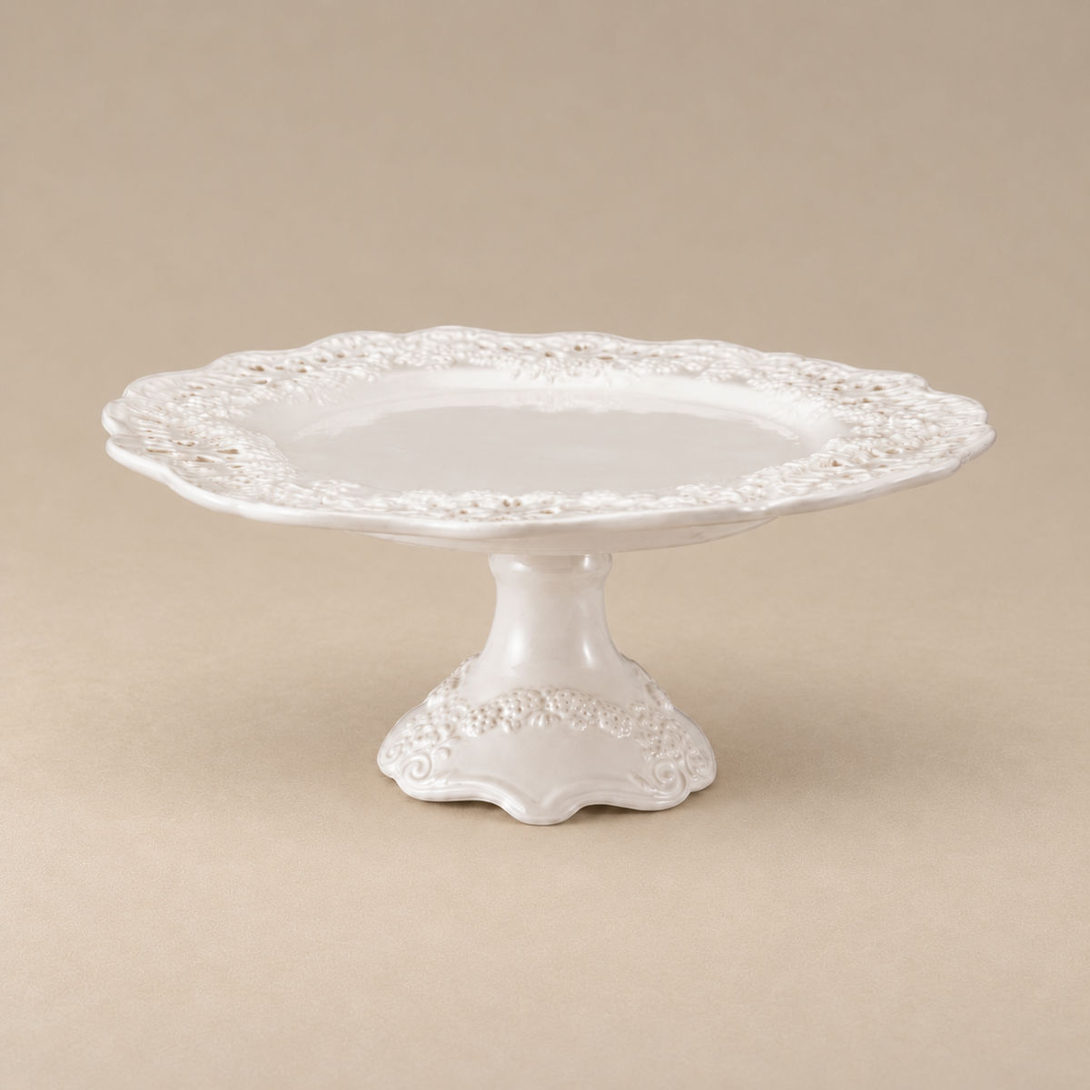 Ruffle & Lace Pedestal Platter