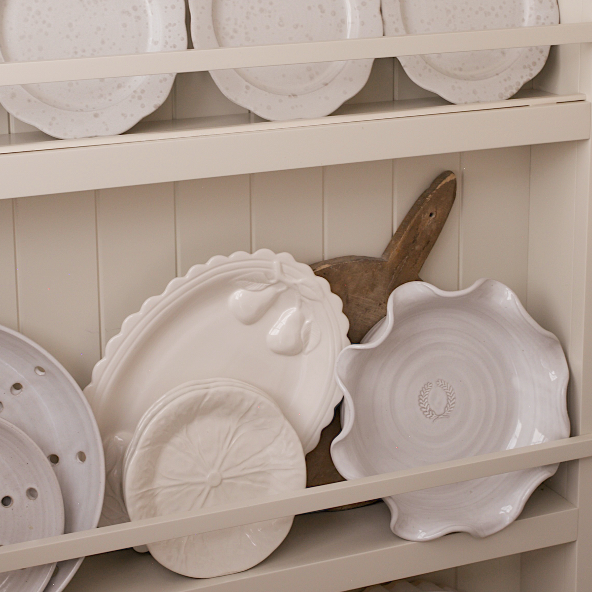 Mila Scalloped Pear Platter